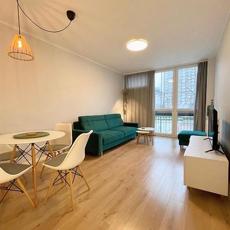 Apartament Przy Atrium, Stacja Metra Rondo Onz Varšava Exteriér fotografie