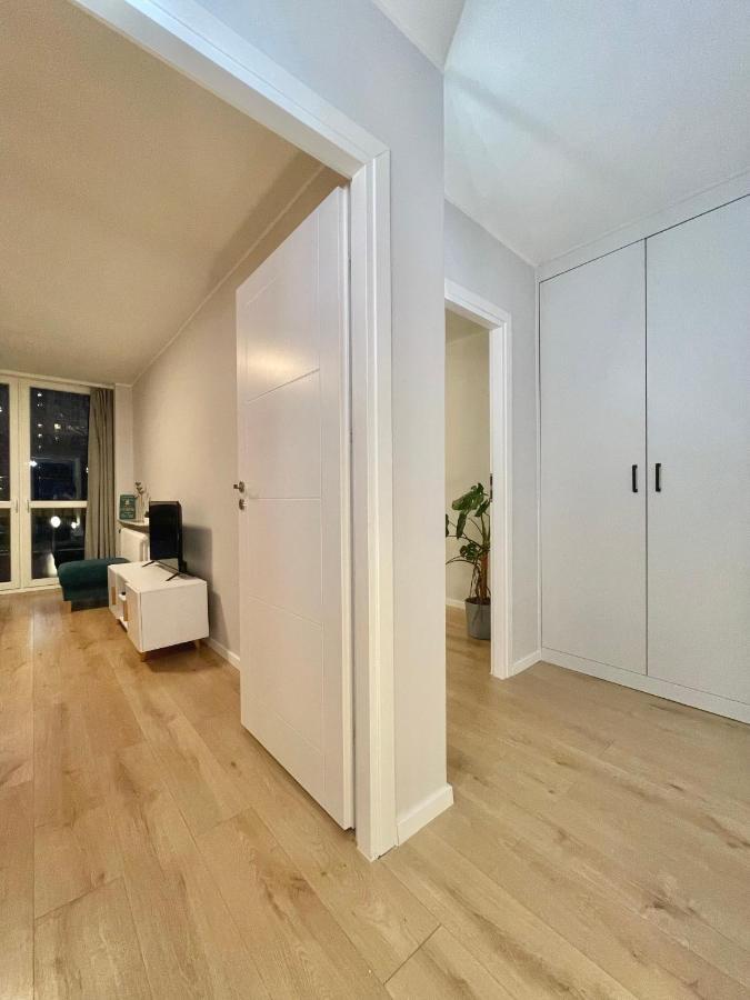Apartament Przy Atrium, Stacja Metra Rondo Onz Varšava Exteriér fotografie