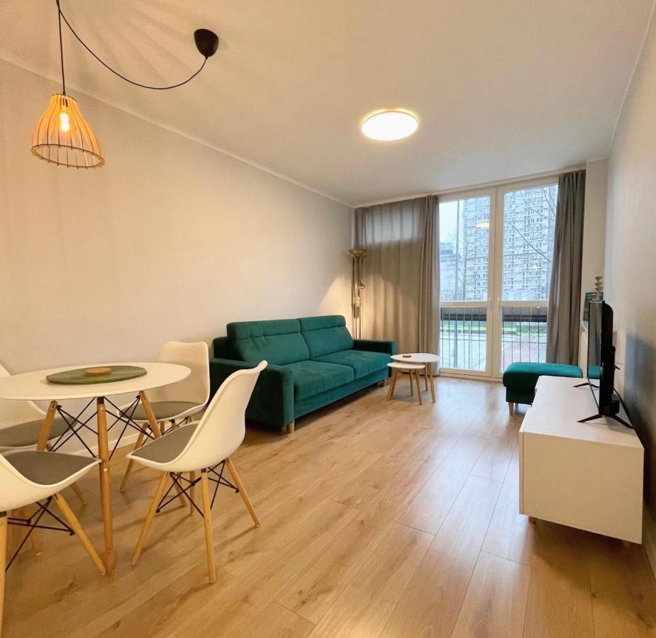 Apartament Przy Atrium, Stacja Metra Rondo Onz Varšava Exteriér fotografie