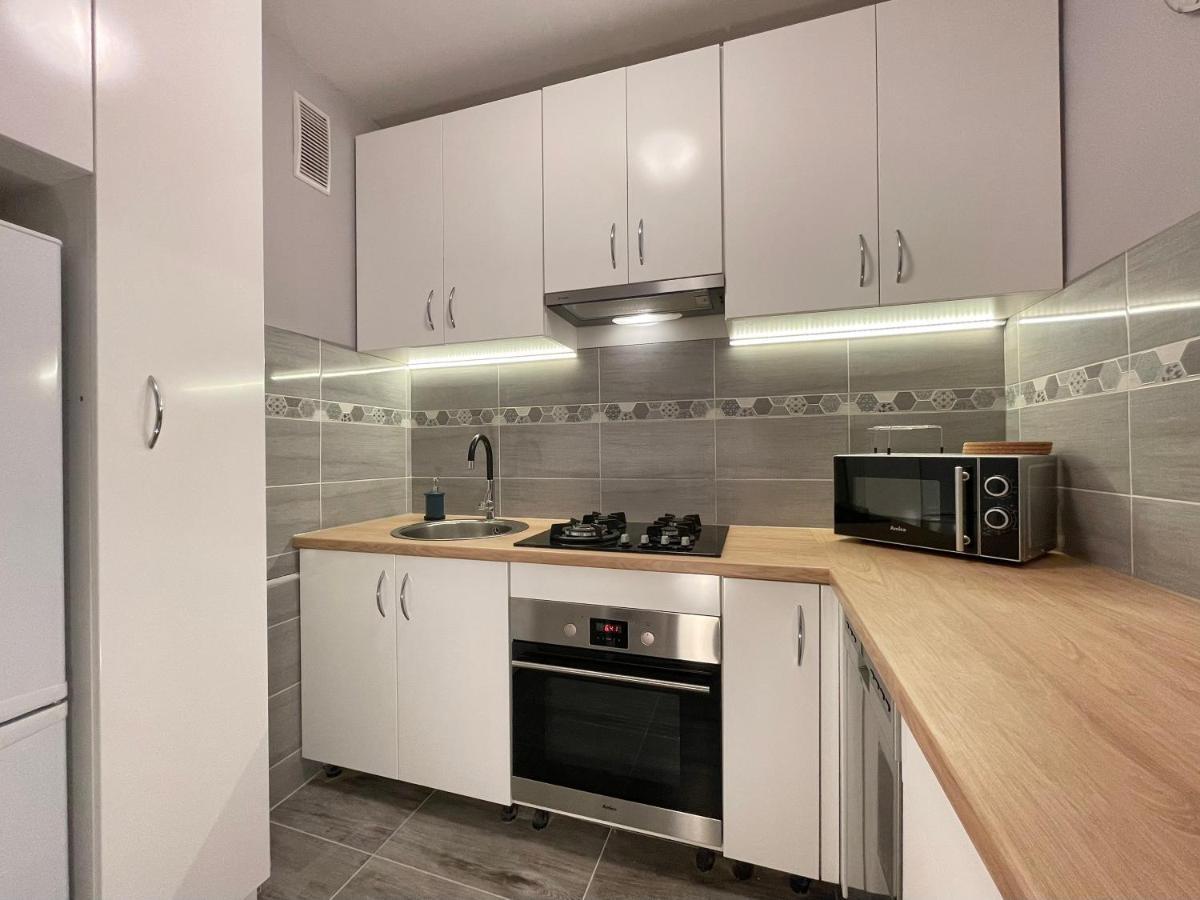 Apartament Przy Atrium, Stacja Metra Rondo Onz Varšava Exteriér fotografie